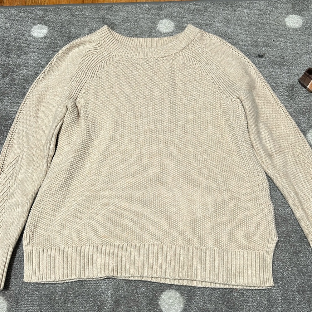 Beige GAP sweater